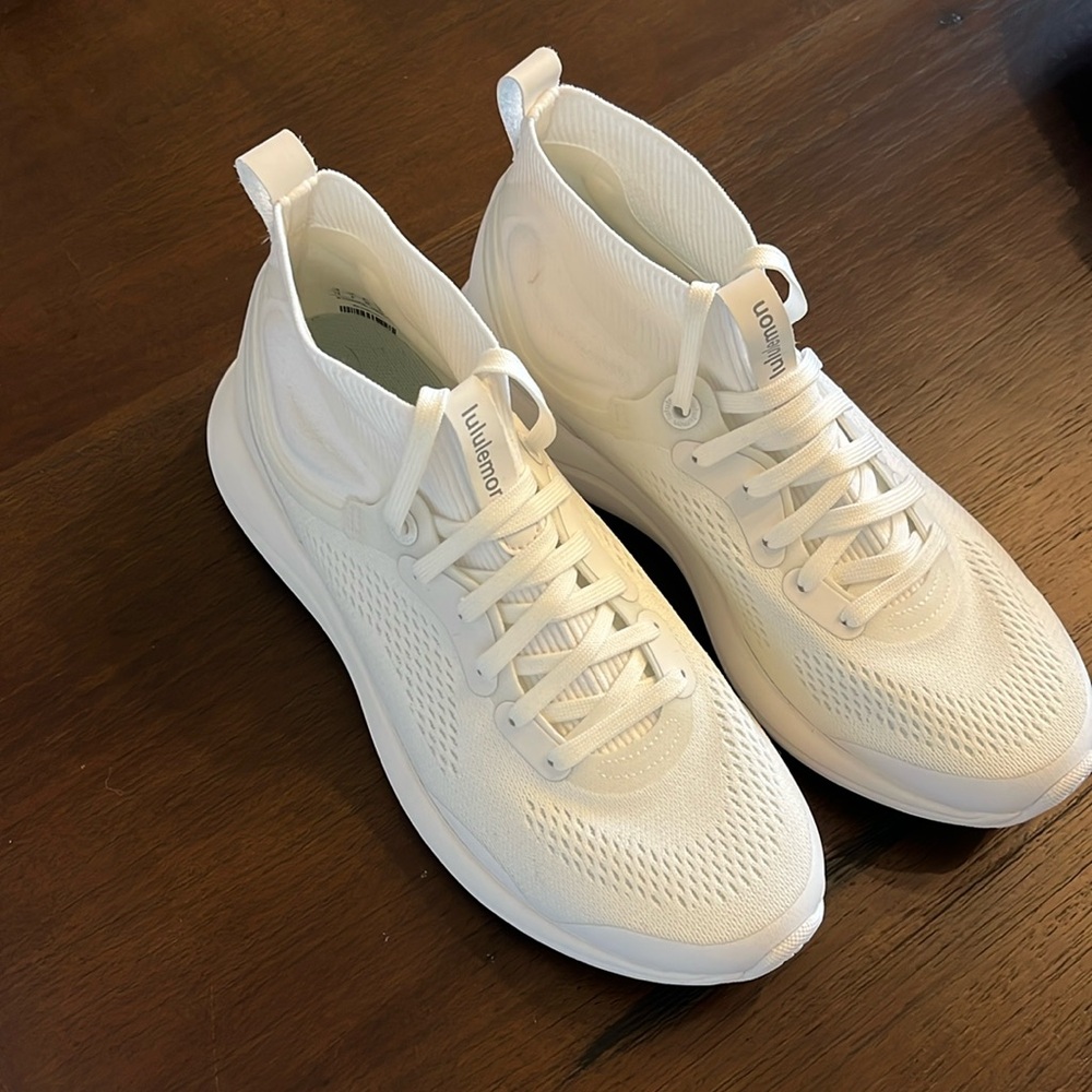 Women's Chargefeel Mid Workout Shoe